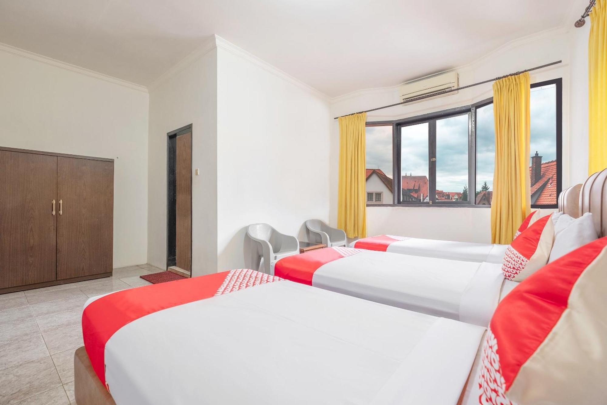 Super Oyo 2704 Hotel Transit 2 Mandai Εξωτερικό φωτογραφία