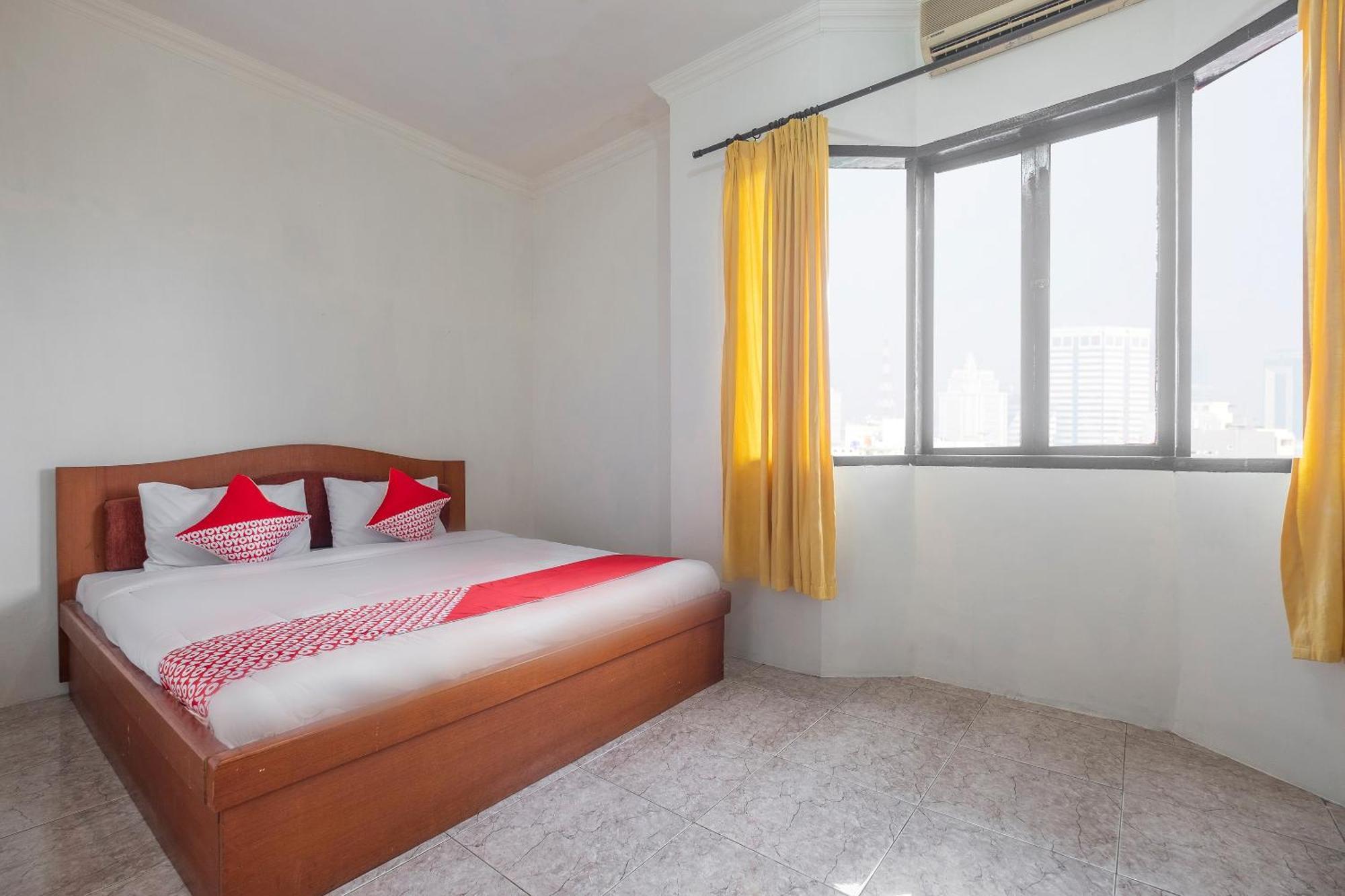 Super Oyo 2704 Hotel Transit 2 Mandai Εξωτερικό φωτογραφία