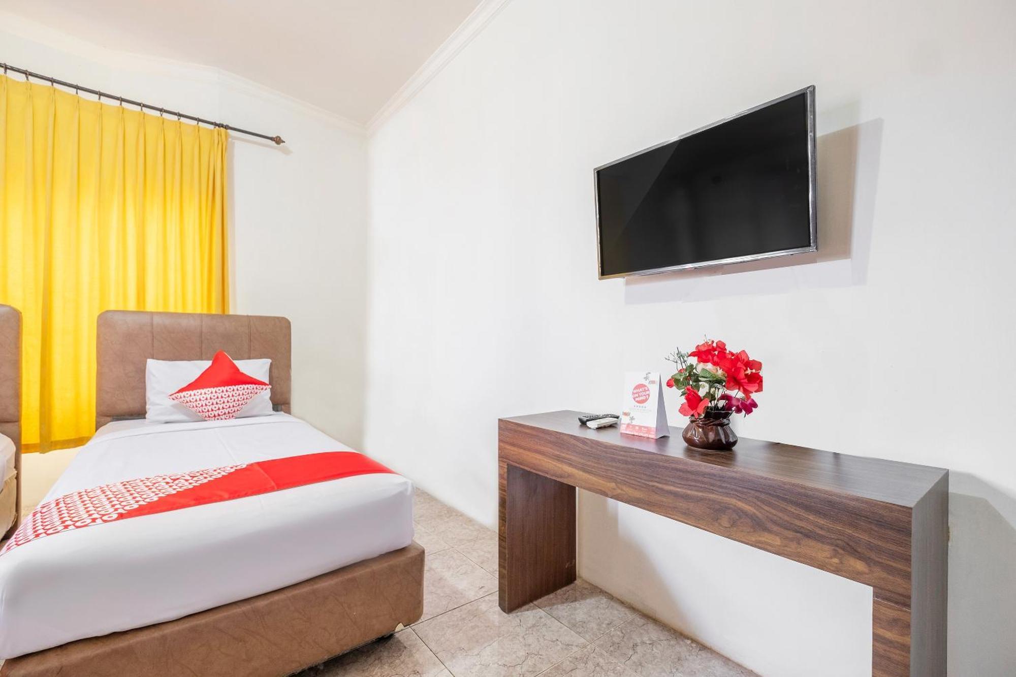 Super Oyo 2704 Hotel Transit 2 Mandai Εξωτερικό φωτογραφία