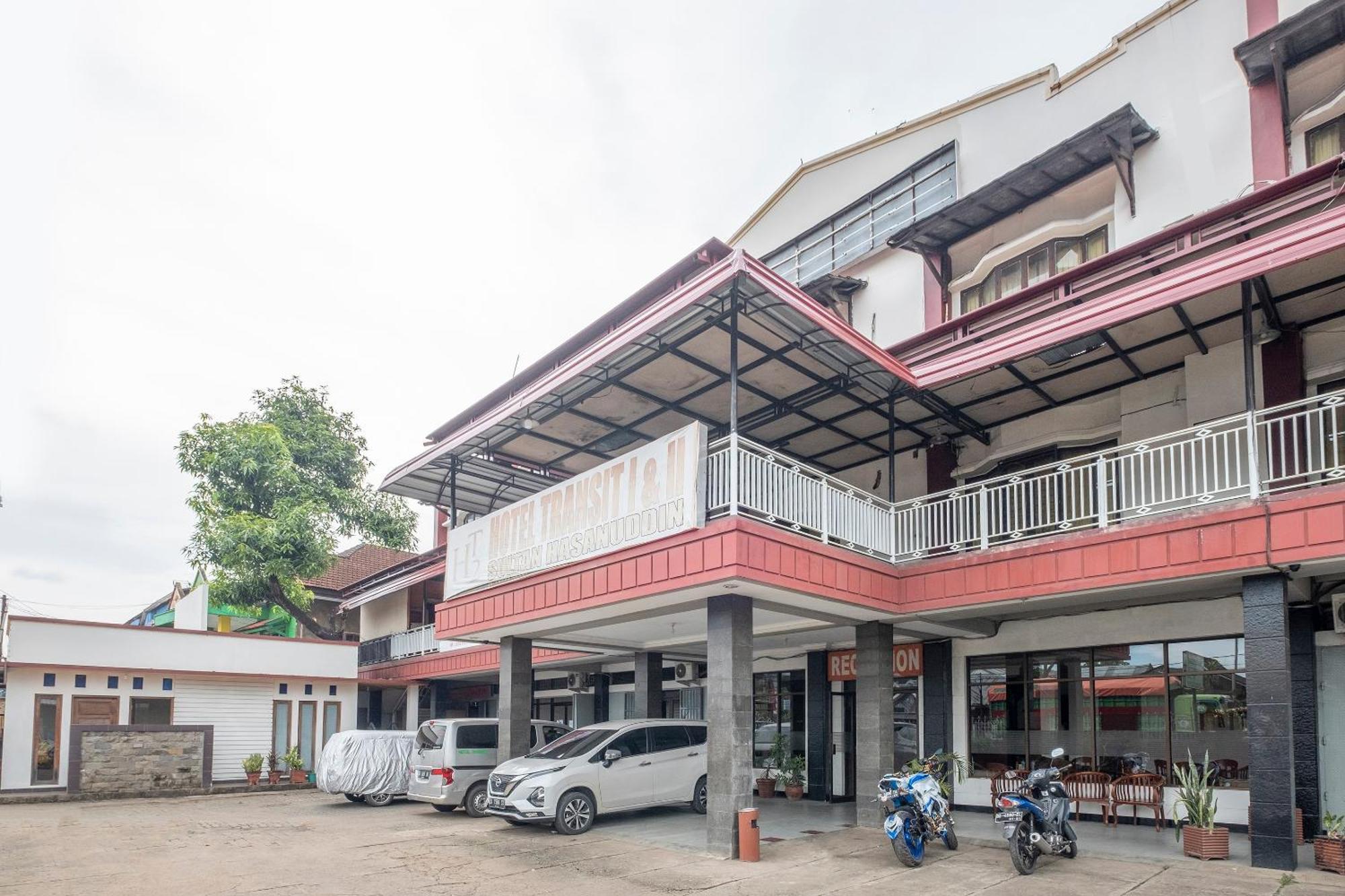 Super Oyo 2704 Hotel Transit 2 Mandai Εξωτερικό φωτογραφία